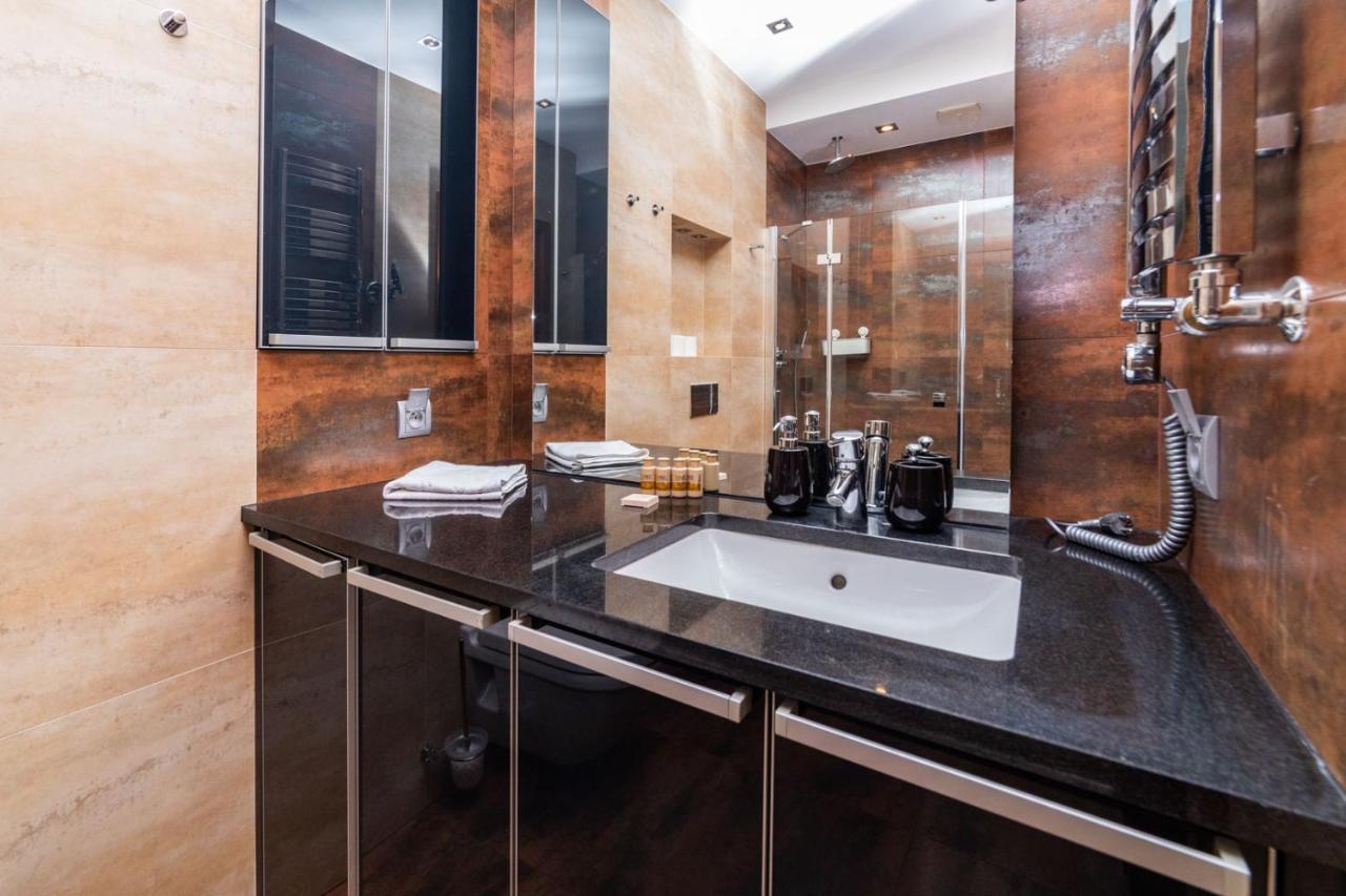 Broadway - Neptun Park By Oneapartments กดัญสก์ ภายนอก รูปภาพ